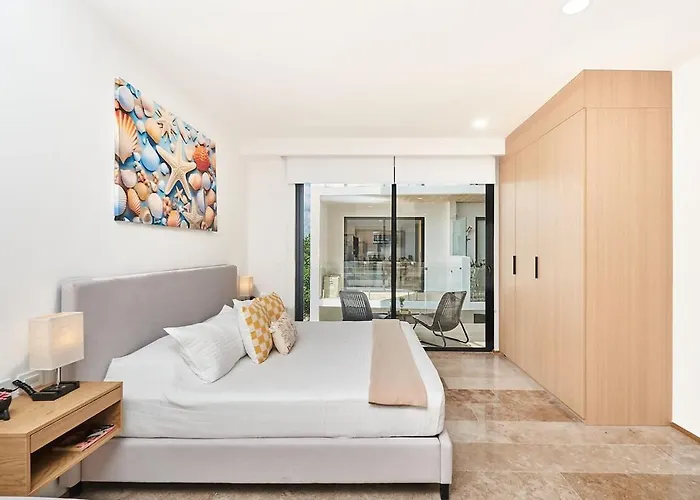 Coastal Escape W Rooftop Pool, Gym & Walk *