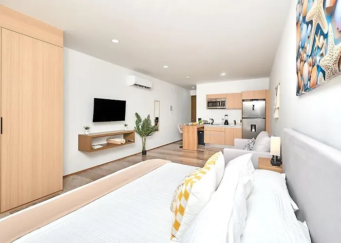 Coastal Escape W Rooftop Pool, Gym & Walk Apartament