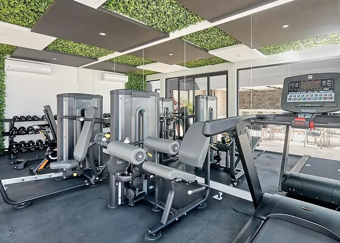 Coastal Escape W Rooftop Pool, Gym & Walk Apartament