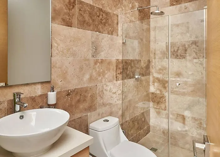 Coastal Escape W Rooftop Pool, Gym & Walk Apartament